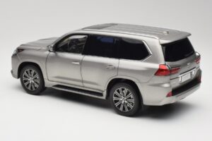 Lexus LX570 Sonic Titanium Kyosho 1:18 08955T Diecast — photo 7 of 8