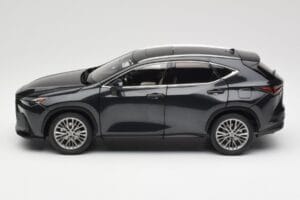 Lexus NX450h+ AZ20 Black Kyosho 1:18 08968GBK Resin — photo 4 of 8