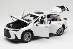 Lexus NX450h+ AZ20 White Kyosho 1:18 08968Q Resin — photo 2 of 8