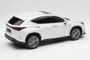 Lexus NX450h+ AZ20 White Kyosho 1:18 08968Q Resin — photo 3 of 8