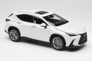 Lexus NX450h+ AZ20 White Kyosho 1:18 08968Q Resin — photo 6 of 8