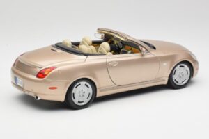 Lexus SC430 Beige Maisto 1:18 31629 Diecast — photo 3 of 8