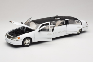 Lincoln Limousine White Sun Star 1:18 1260 Diecast — photo 2 of 8