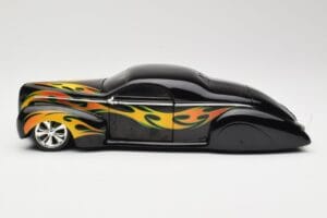 Lincoln Zephyr Scrape Custom Black with Flames Hot Wheels 1:18 57319 Diecast — photo 4 of 8
