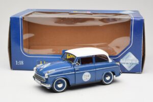 Lloyd Alexander TS #234 Blue Revell 1:18 08463 Diecast — photo 8 of 8