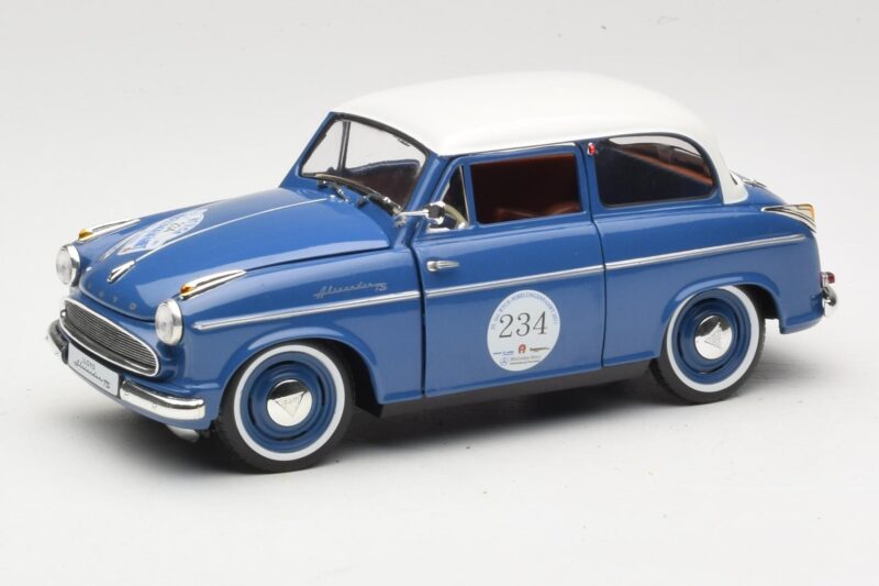 Lloyd Alexander TS #234 Blue Revell 1:18 08463 Diecast