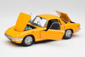 Lotus Elan S/E Racing Yellow AUTOart 1:18 75352 Diecast — photo 2 of 8