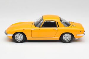 Lotus Elan S/E Racing Yellow AUTOart 1:18 75352 Diecast — photo 4 of 8