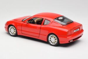 Maserati 3200 GT Red Bburago 1:18 3341 Diecast — photo 7 of 8