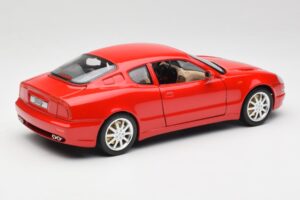 Maserati 3200 GT Rosso Mondiale Bburago 1:18 3341-M1 Diecast — photo 3 of 8