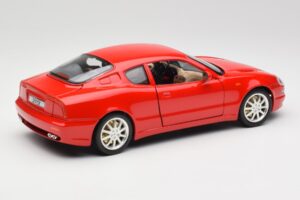 Maserati 3200 GT Red Special Collection Bburago 1:18 30071 Diecast — photo 3 of 8