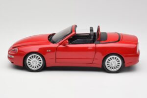 Maserati GT Spyder Red Bburago 1:18 34097 Diecast — photo 4 of 8