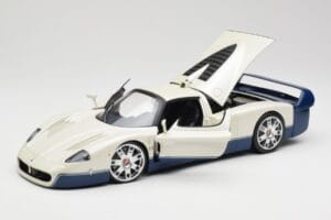 Maserati MC12 White Blue Hot Wheels 1:18 G7158 Diecast — photo 2 of 8