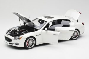 Maserati Quattroporte VI GTS Alpine White AUTOart 1:18 75808 Diecast — photo 2 of 8