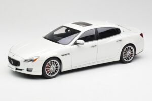 Maserati Quattroporte VI GTS Alpine White AUTOart 1:18 75808 Diecast