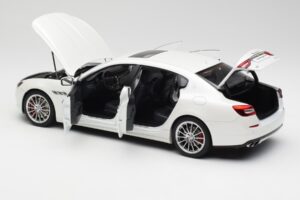 Maserati Quattroporte VI GTS Alpine White AUTOart 1:18 75808 Diecast — photo 5 of 8