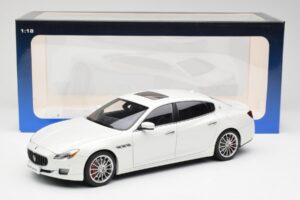 Maserati Quattroporte VI GTS Alpine White AUTOart 1:18 75808 Diecast — photo 8 of 8