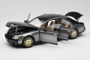 Maybach 57 SWB Caspian Black Himalayas Grey AUTOart 1:18 76151 Diecast — photo 2 of 9