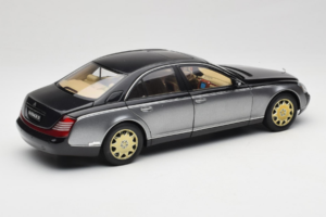 Maybach 57 SWB Caspian Black Himalayas Grey AUTOart 1:18 76151 Diecast — photo 3 of 9