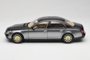 Maybach 57 SWB Caspian Black Himalayas Grey AUTOart 1:18 76151 Diecast — photo 4 of 9