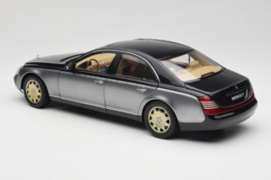 Maybach 57 SWB Caspian Black Himalayas Grey AUTOart 1:18 76151 Diecast — photo 7 of 9