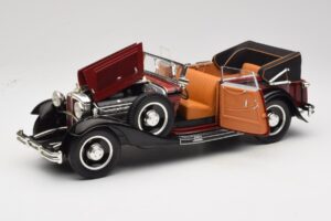 Maybach DS8 Zeppelin Red Anson 1:18 30413 Diecast — photo 2 of 8