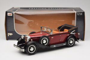 Maybach DS8 Zeppelin Red Anson 1:18 30413 Diecast — photo 8 of 8