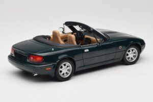 Mazda MX-5 NA Emerald Green Gate 1:18 01017 Diecast — photo 3 of 8
