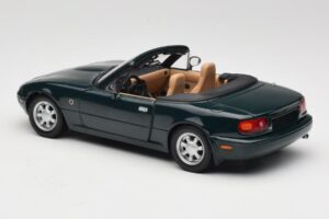 Mazda MX-5 NA Emerald Green Gate 1:18 01017 Diecast — photo 7 of 8