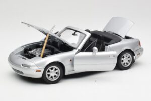 Mazda MX-5 Miata NA Highlight Silver Gate 1:18 1015 Diecast — photo 2 of 8