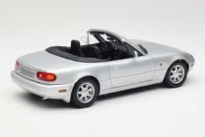 Mazda MX-5 Miata NA Highlight Silver Gate 1:18 1015 Diecast — photo 3 of 8