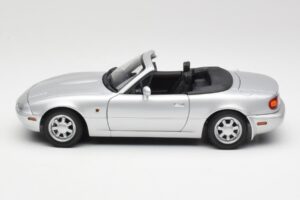 Mazda MX-5 Miata NA Highlight Silver Gate 1:18 1015 Diecast — photo 4 of 8