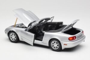 Mazda MX-5 Miata NA Highlight Silver Gate 1:18 1015 Diecast — photo 5 of 8