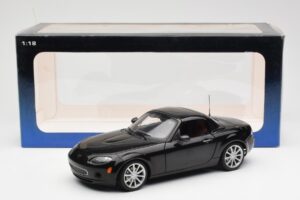 Mazda MX-5 NC Roadster Retractable Hardtop US Spec Black AUTOart 1:18 75971 Diecast — photo 10 of 10