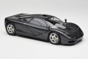 McLaren F1 Carbon Black Metallic Minichamps 1:18 530133420 Diecast — photo 6 of 8
