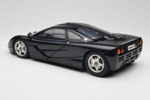 McLaren F1 Dark Blue Metallic Minichamps 1:12 530133128 Diecast — photo 8 of 9