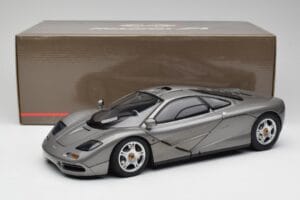 McLaren F1 Dark Silver Minichamps 1:12 530133124 Diecast — photo 8 of 8