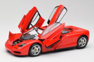 McLaren F1 Magma Red Minichamps 1:18 530133422 Diecast — photo 2 of 8