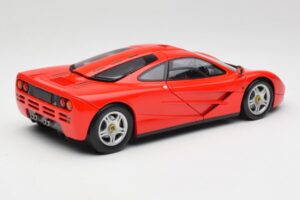 McLaren F1 Magma Red Minichamps 1:18 530133422 Diecast — photo 3 of 8
