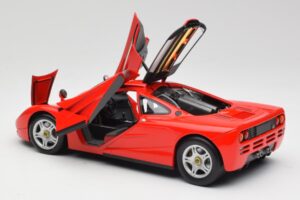 McLaren F1 Magma Red Minichamps 1:18 530133422 Diecast — photo 5 of 8