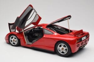 McLaren F1 Red Minichamps 1:12 530133125 Diecast — photo 6 of 9