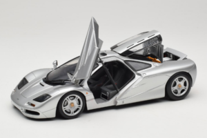 McLaren F1 Silver UT Models 1:18 530133180-R1 Diecast — photo 2 of 8
