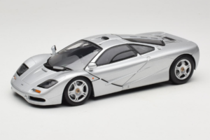 McLaren F1 Silver UT Models 1:18 530133180 Diecast