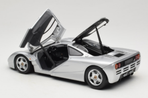 McLaren F1 Silver UT Models 1:18 530133180 Diecast — photo 5 of 8