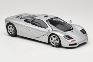 McLaren F1 Silver UT Models 1:18 530133180 Diecast — photo 6 of 8
