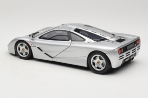 McLaren F1 Silver UT Models 1:18 530133180 Diecast — photo 7 of 8