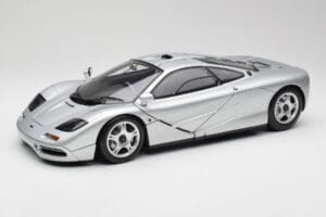 McLaren F1 Silver Minichamps 1:12 530133129 Diecast