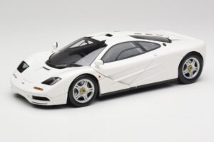 McLaren F1 White Minichamps 1:18 530133424 Diecast