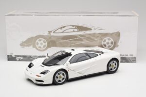 McLaren F1 White Minichamps 1:18 530133424 Diecast — photo 8 of 8