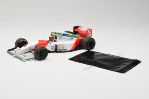 McLaren MP4/8 Ford #8 A. Senna Winner Australian GP 1993 Minichamps 1:18 540933838 Diecast — photo 3 of 7